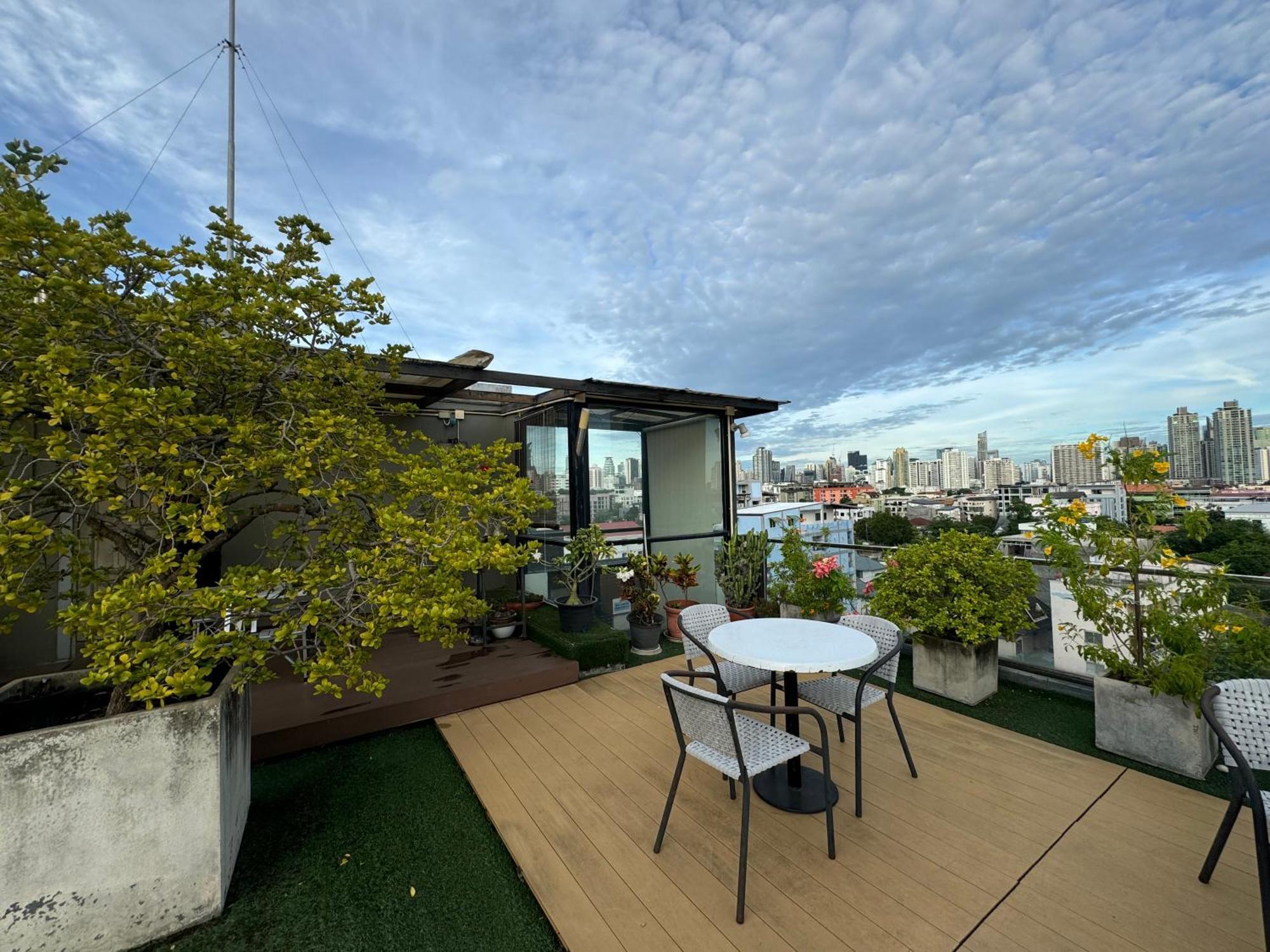 W8 Condo, Top Floor Luxe 3 Bedroom Penthouse, Hip Central Bangkok Area, 5 Mins From Thonglo Bts Station Бангкок Екстер'єр фото